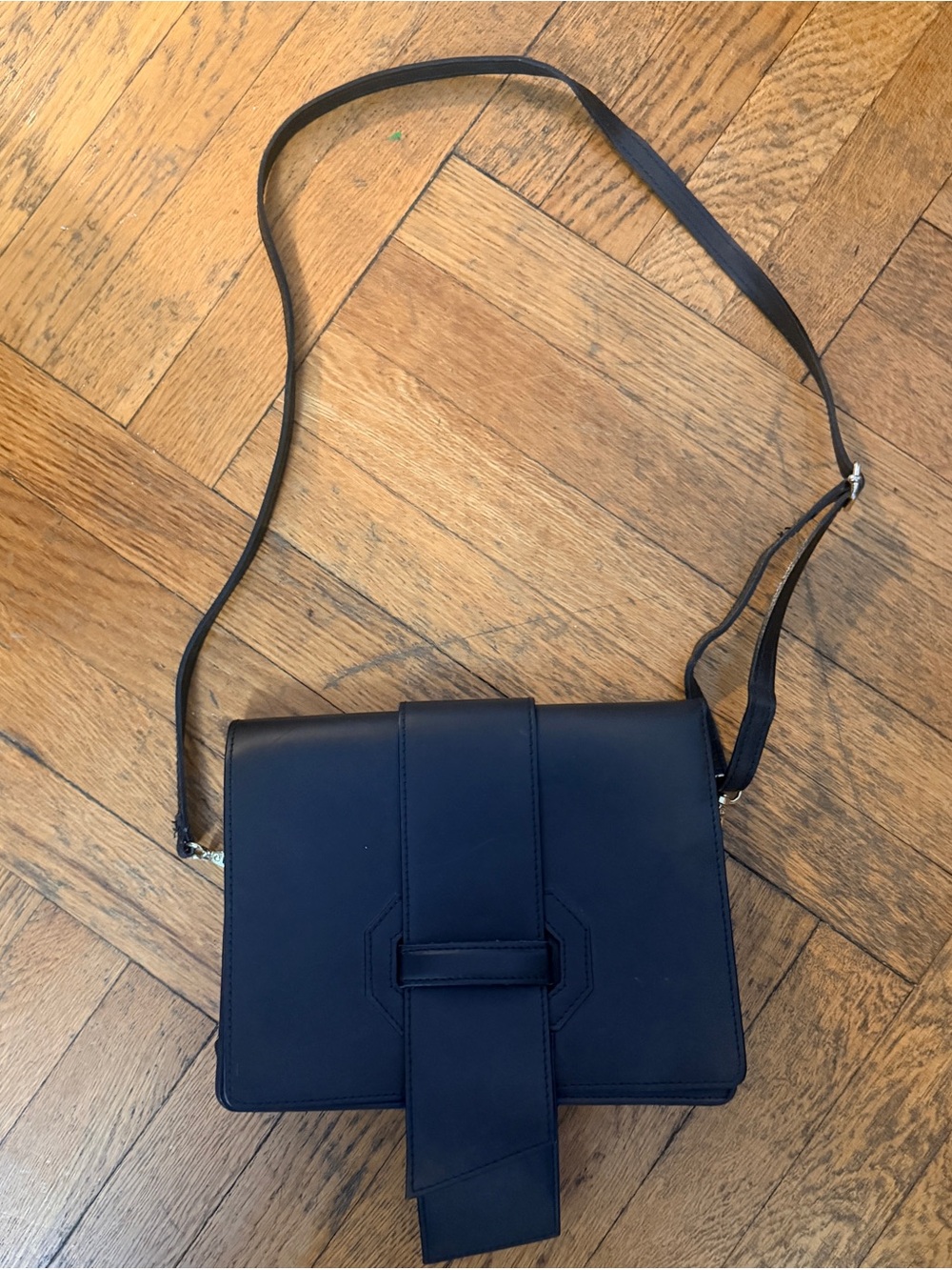 Minimalist Black Crossbody Bag with Structured Flap